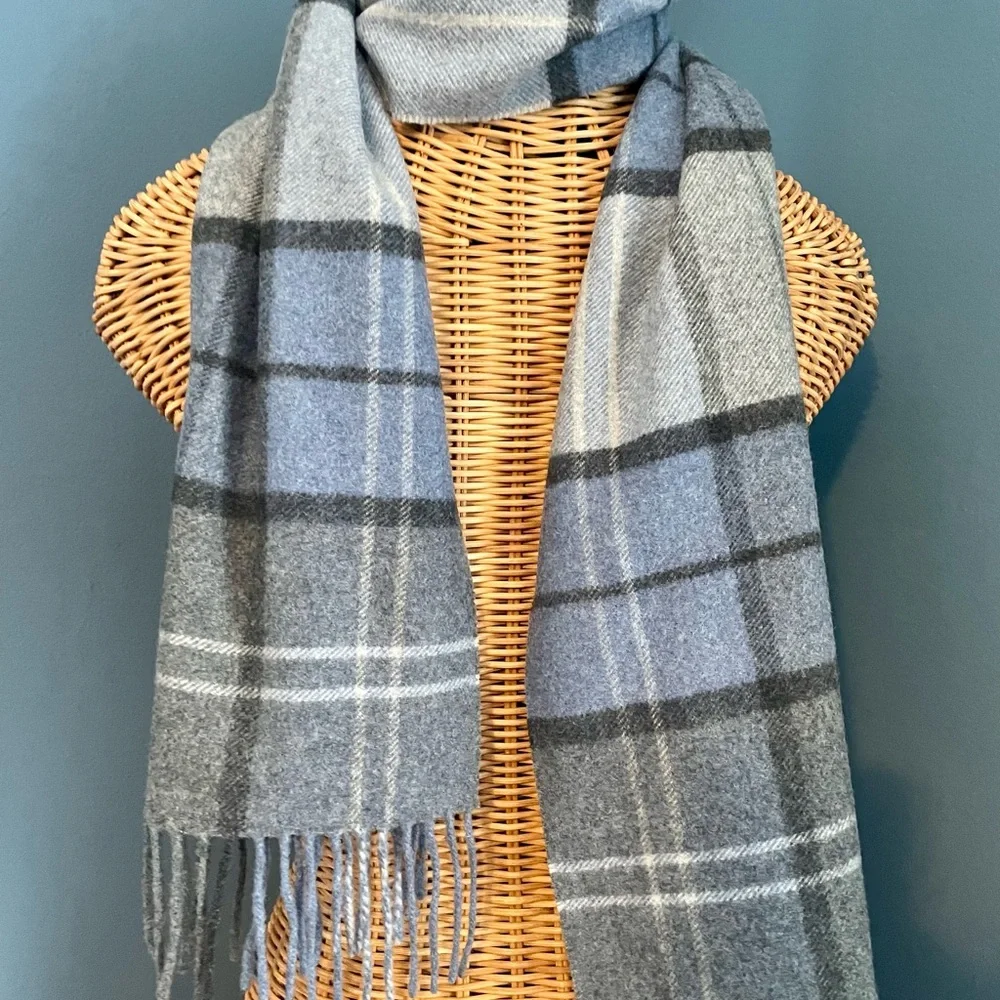 Jos. A. Bank Cashmere Men’s Scarf Plaid Fringe 12 x 66 Blue Gray.